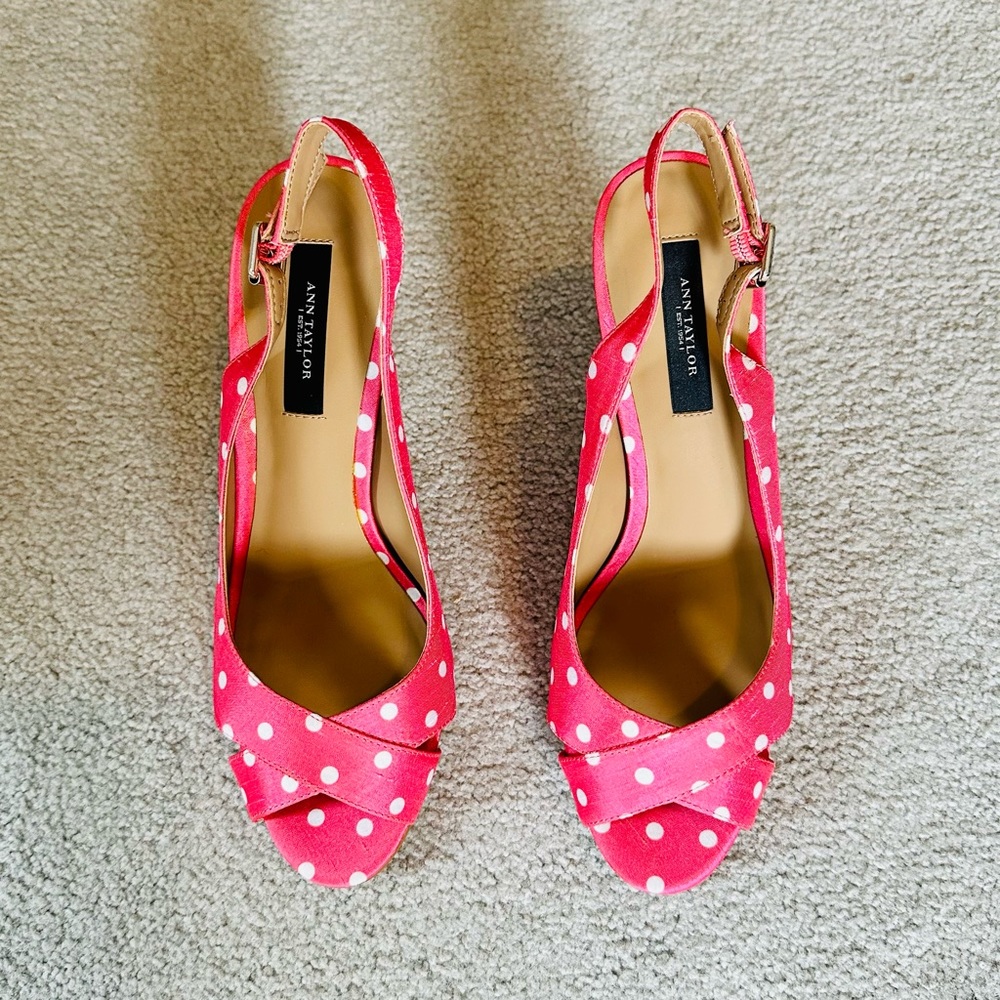 Ann Taylor…’Katy’ peep toe sling back (4in.) heel. Size 8M.